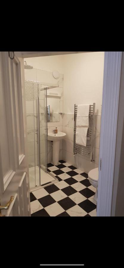 Adams Townhouse Bed and Breakfast Ντίνγκλε Εξωτερικό φωτογραφία
