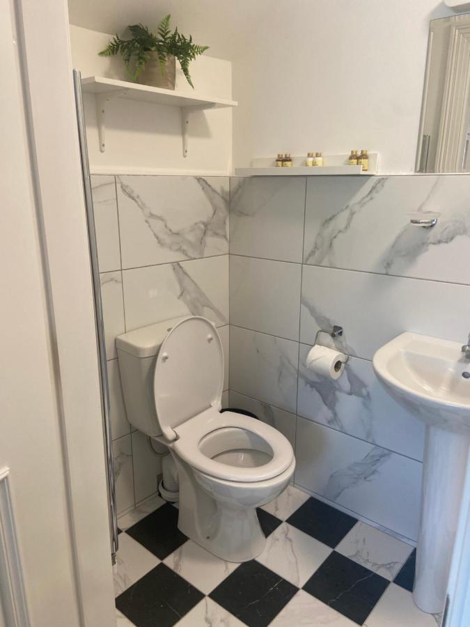 Adams Townhouse Bed and Breakfast Ντίνγκλε Εξωτερικό φωτογραφία
